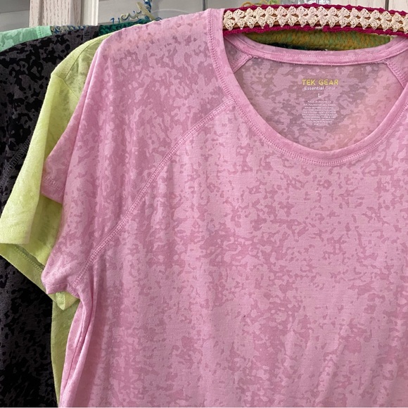Tek Gear (5) Women’s Tops various colors in Burnout. Size Large - Picture 3 of 6